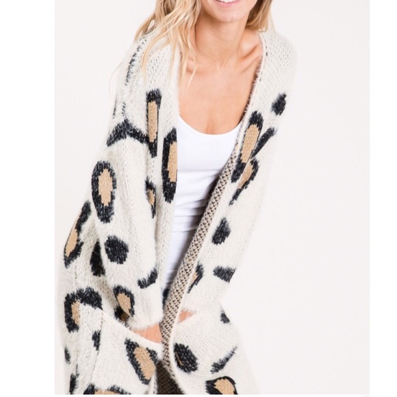 Sweaters - Last 1️⃣ Fuzzy Leopard Print Open Front Cardigan